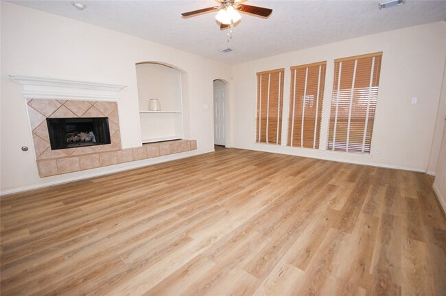 Building Photo - 310 Watercrest Harbor Ln