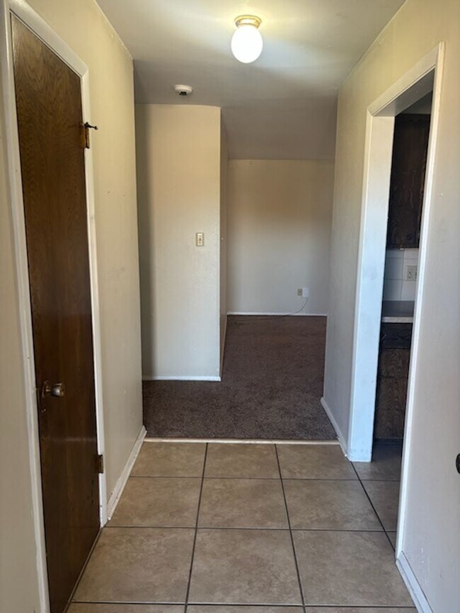 Foto del edificio - VERY NICE HOME IN THE RIDGECREST AREA. PETS NEGOTIABLE WITH OWNERS APPROVAL