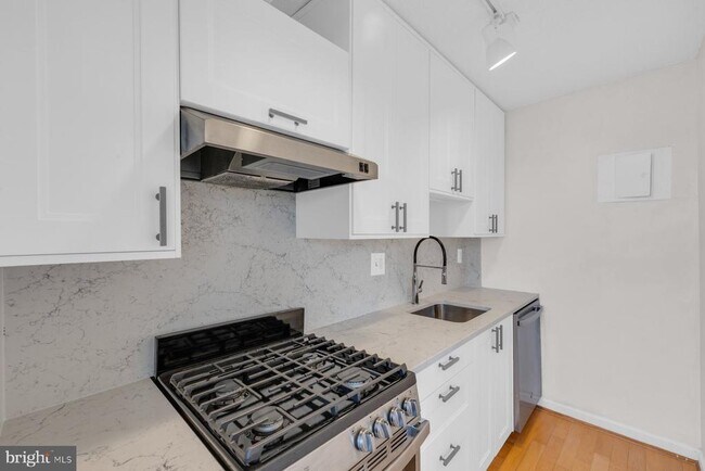 Foto del edificio - 2500 N Van Dorn St