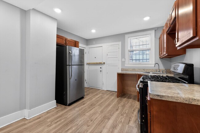 Foto del edificio - 16701 Tuller St