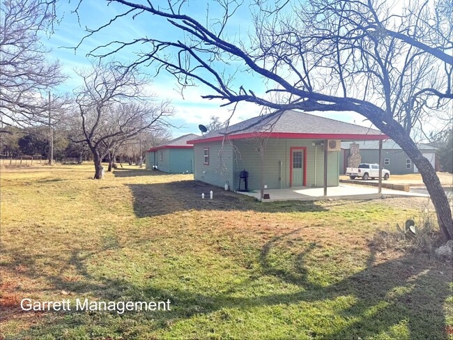 Building Photo - 1/1 House in the Country