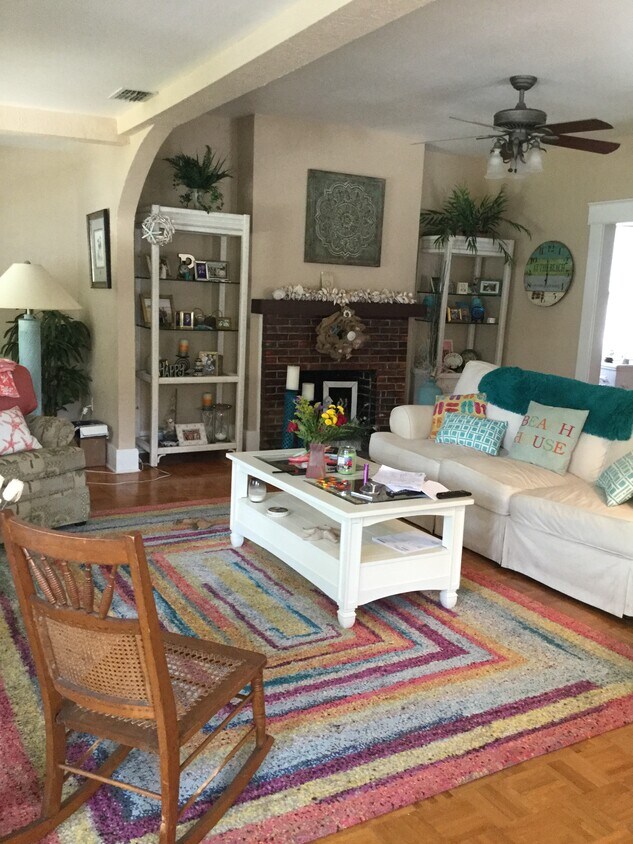 Foto principal - 132 8th Ave N