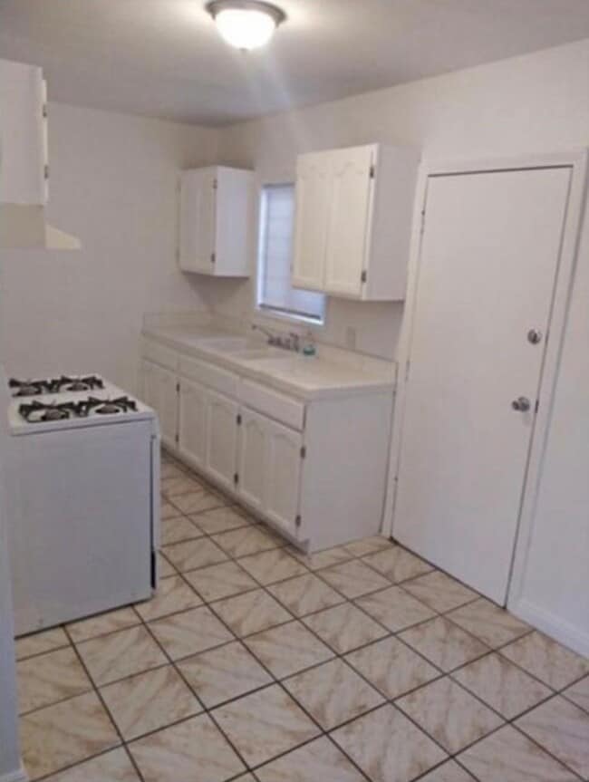 Photo - 444 E 91st St Apartment