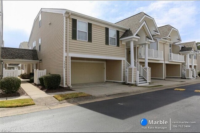 Building Photo - 3 br, 2.5 bath Townhome - 827 Mission Ave