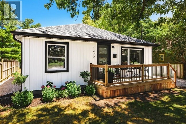 Building Photo - 1472 Lecaron Ave