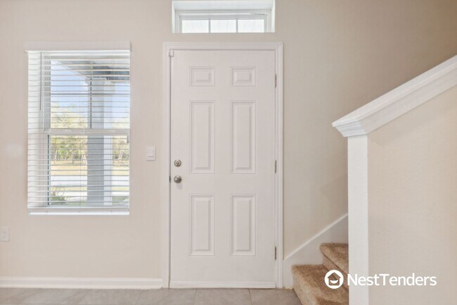 Building Photo - Beautiful Townhome with Two Primary Suites!
