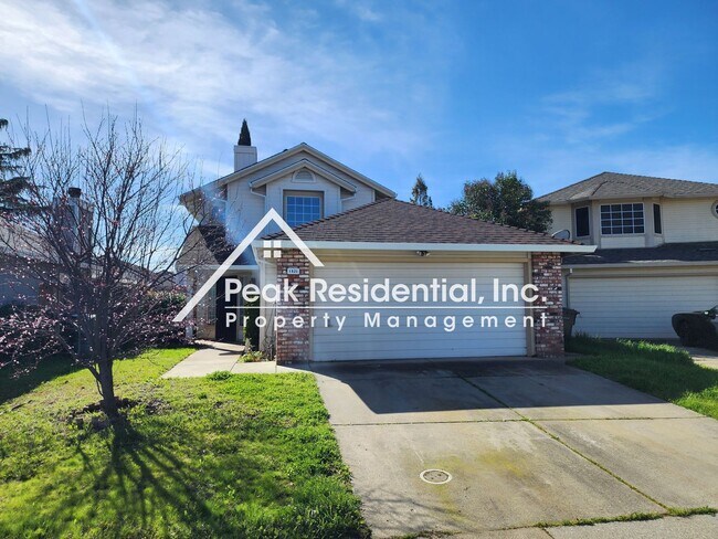 Foto del edificio - A Very Nice Lincoln 3bd/2ba House with 2-Car Garage