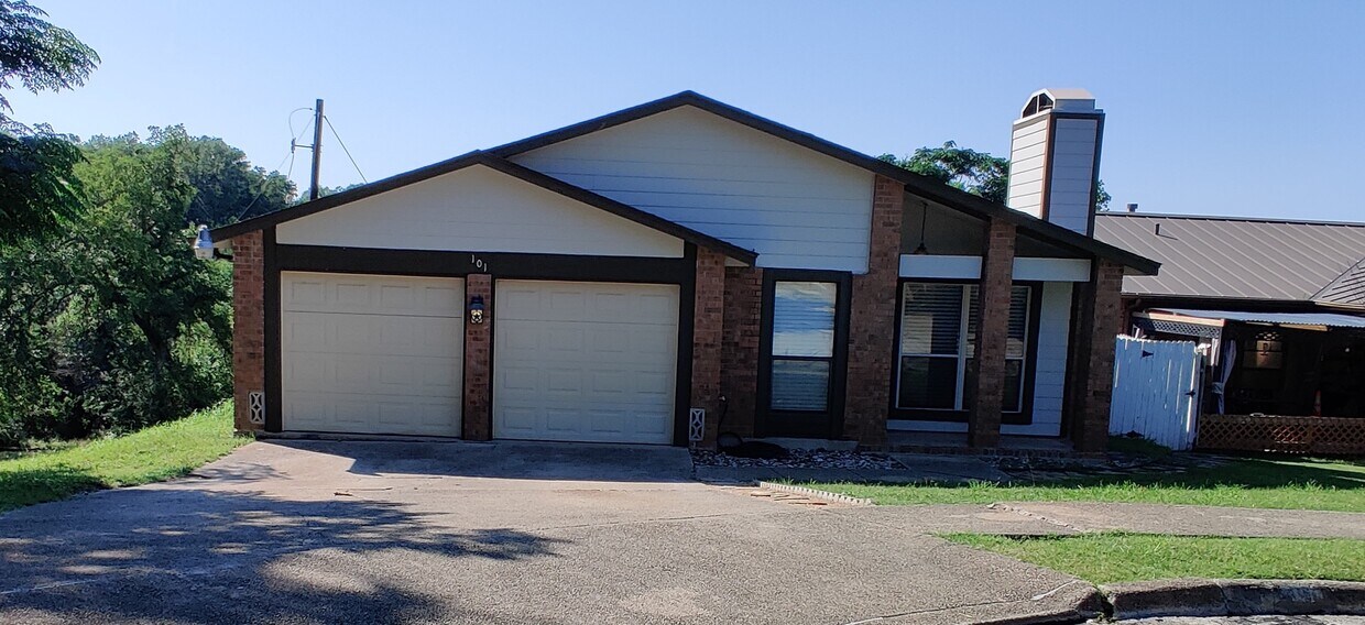 101 Deerglen Ave, Universal City, TX 78148 House Rental in Universal