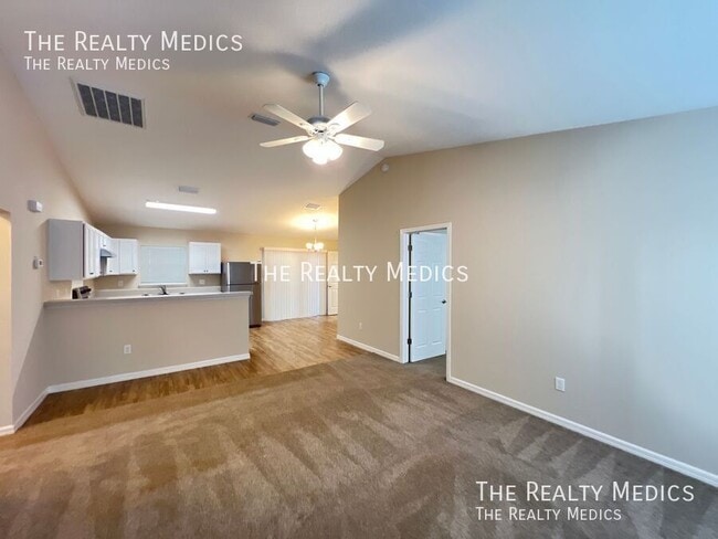 Building Photo - 6 Juniper Way