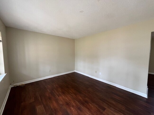 Foto del edificio - Renovated 3 Bedroom 1 Bath Home for Rent!!