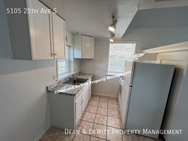Foto del edificio - 5105 25th Ave S