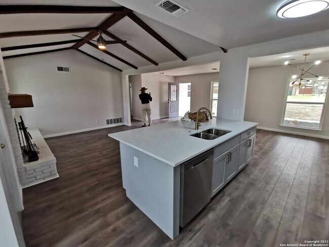 Foto del edificio - 3407 Old Forge