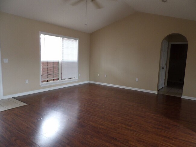 Foto del edificio - County Road 740, Enterprise, AL