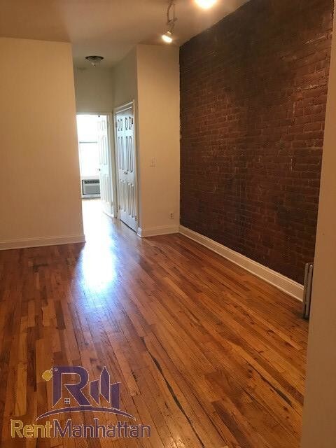 Primary Photo - 329 E 92nd St