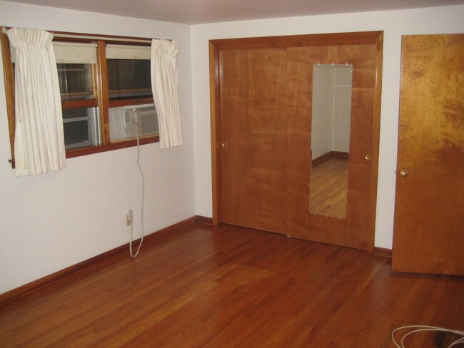 Armario del dormitorio - 4210 S 22nd St