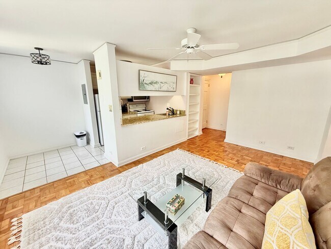 Foto del edificio - Charming 1 Bed, 1 Bath Apartment in Gated ...
