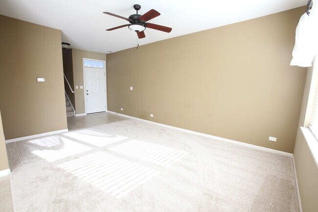 Building Photo - 384 Chesapeake Ln