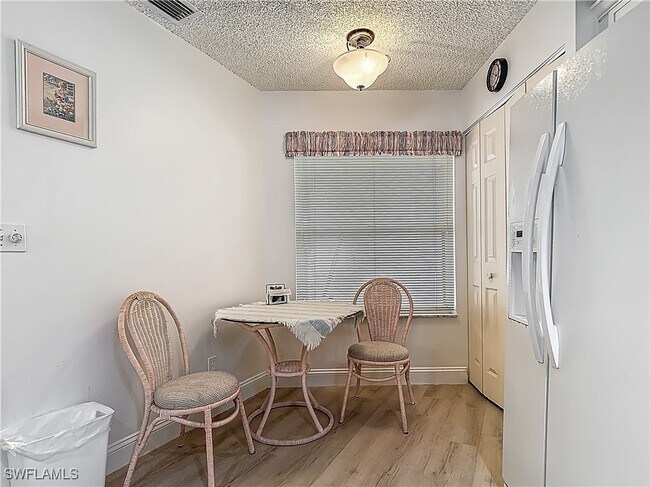 Foto del edificio - 1018 Woodshire Ln