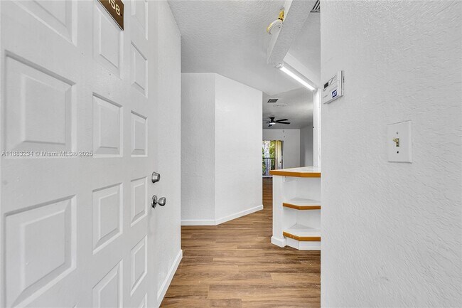 Foto del edificio - 9158 NW 40th St