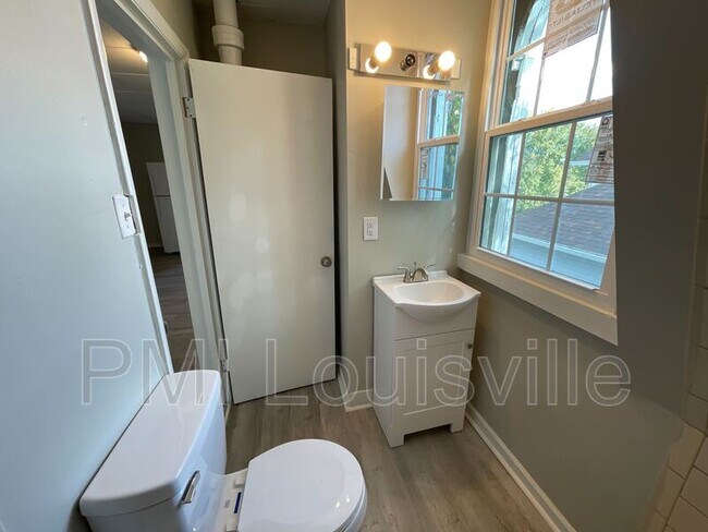 Foto del edificio - 4116 W Broadway