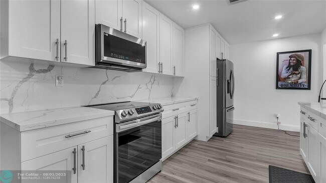 Foto del edificio - 4861 NW 6th Ct