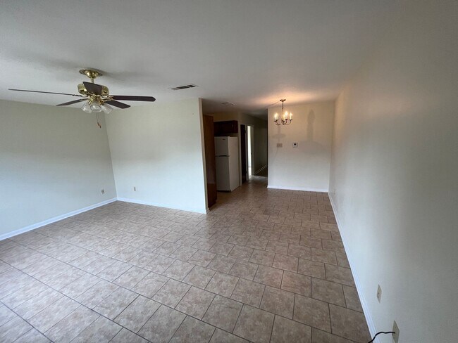 Building Photo - 6012-A Quail Ridge-Alexandria, Deerfield S...