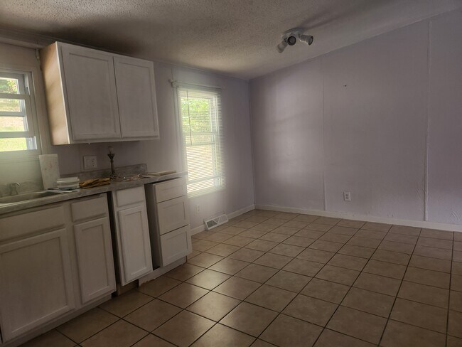 Foto del edificio - 124 Maynor Ln