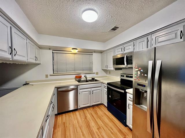 Building Photo - 10704 Longmeadow Ct