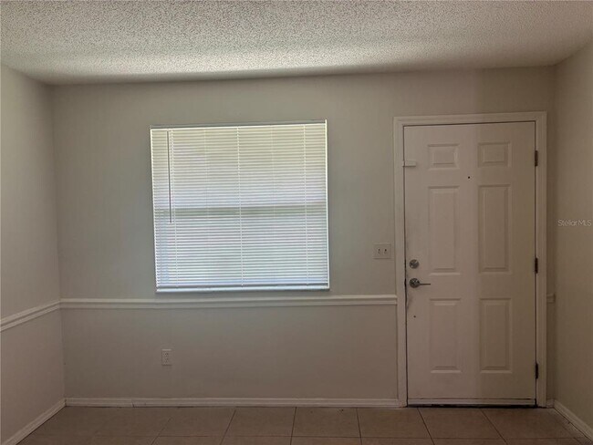 Building Photo - 3830 Valley Tree Dr