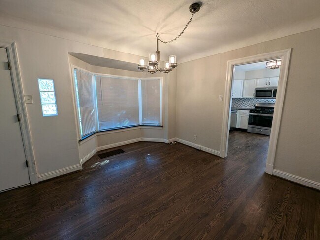 Foto del edificio - A Little Gem with Big Brentwood Energy