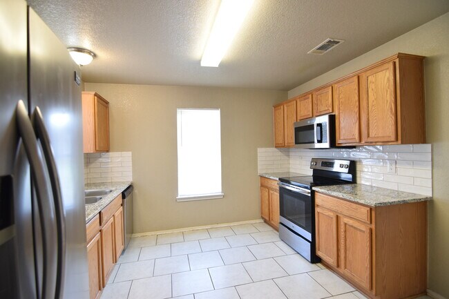 Foto del edificio - 202 Sims Ridge Dr