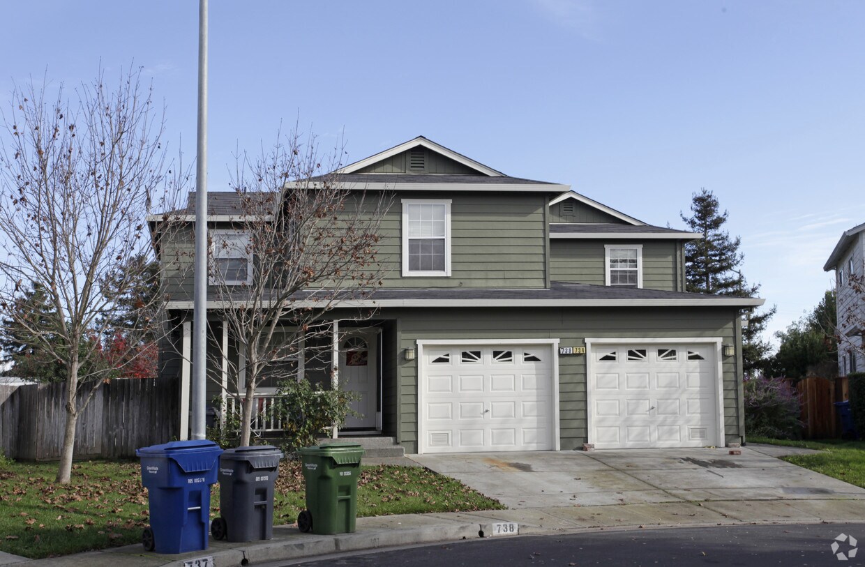 Building Photo - 734-738 Judith Ct