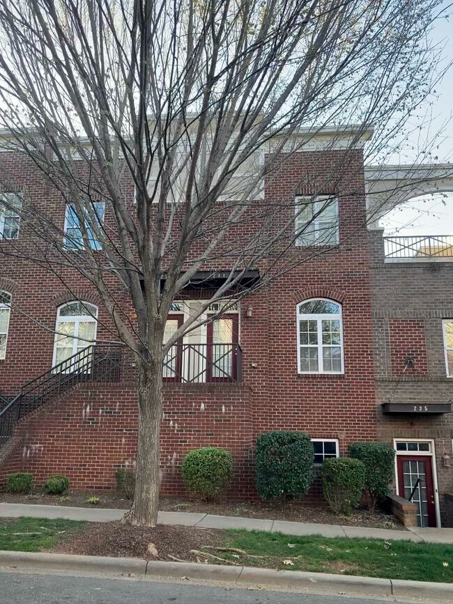 Building Photo - 231 Harbour Place Dr