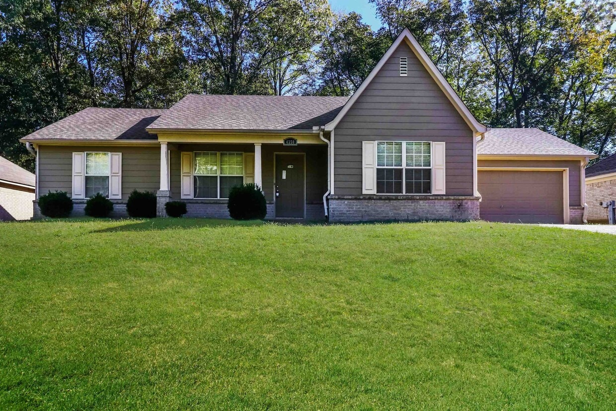 Foto principal - 4350 Cedar Hills Rd
