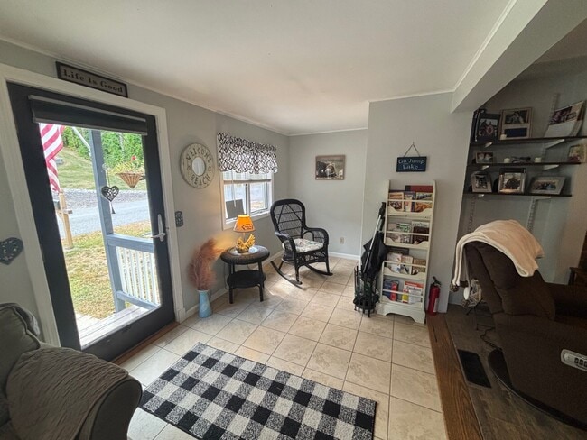 Building Photo - 6 Neal Shore Rd