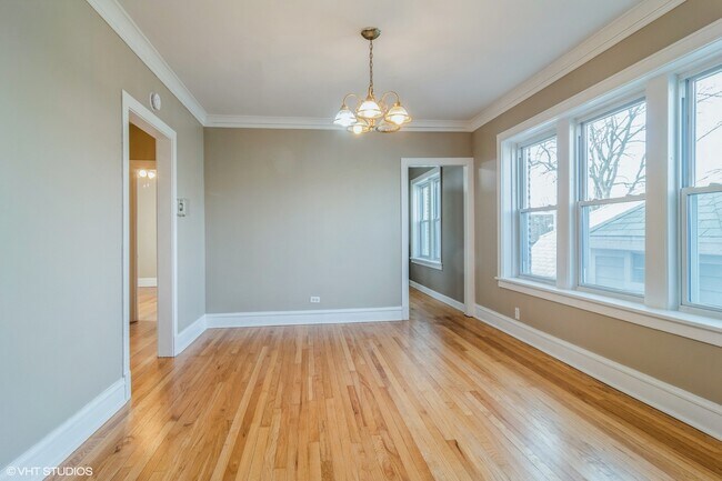 Building Photo - 4051 W Barry Ave