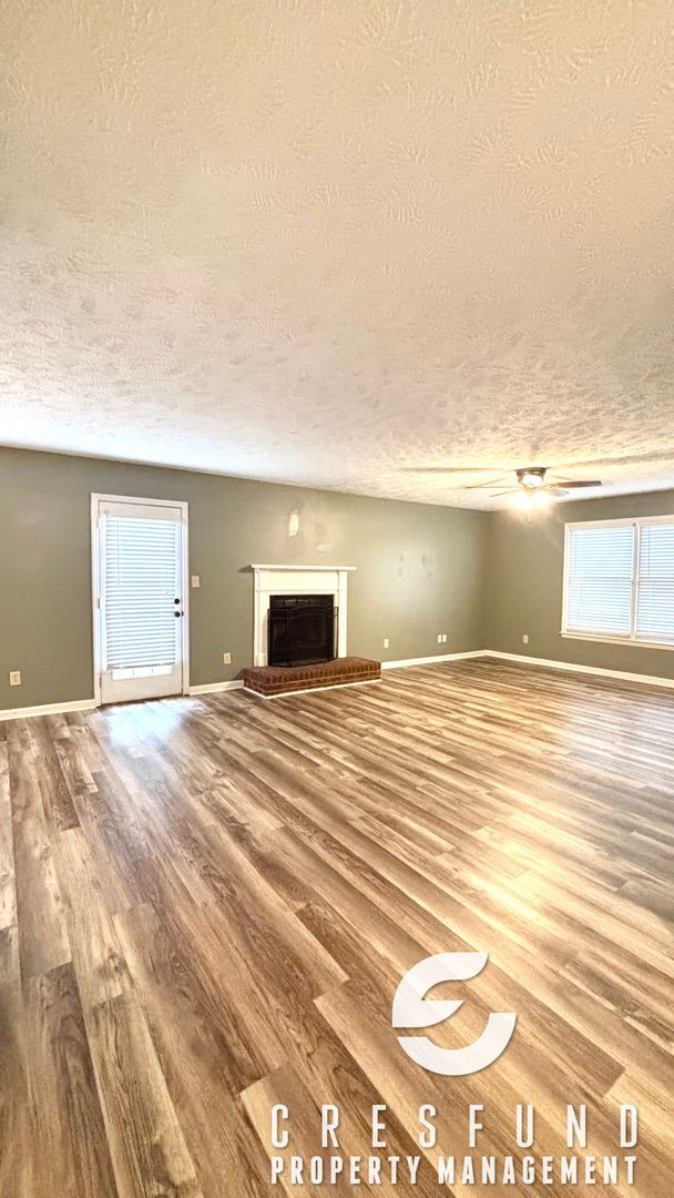 Building Photo - Beautifully Updated 3 Bedroom, 2 Bathroom ...