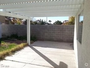 Building Photo - 3736 Rose Canyon Dr