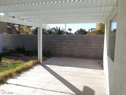Building Photo - 3736 Rose Canyon Dr