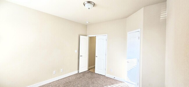 Foto del edificio - 6405 Hall of Fame Blvd