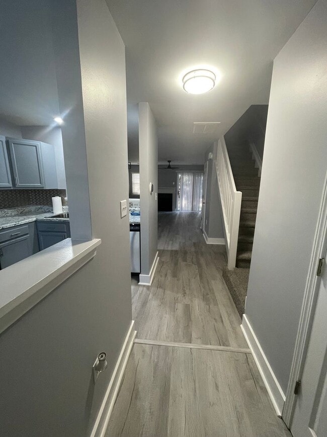 Building Photo - Adorable 2 bedroom 2.5 bathroom townhome | Located in the heart of Charlotte, NC