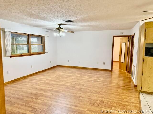 Foto del edificio - 3040 Rogers Rd