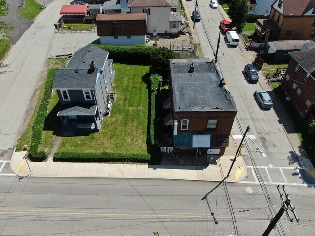 Building Photo - 2615 Main St
