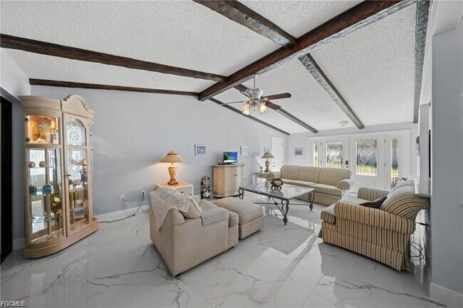 Building Photo - 11650 Pointe Cir