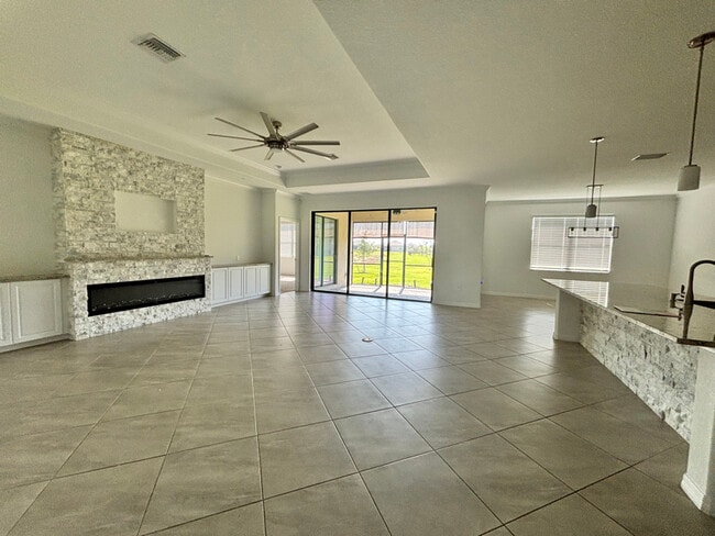 Building Photo - 14527 Palamos Cir