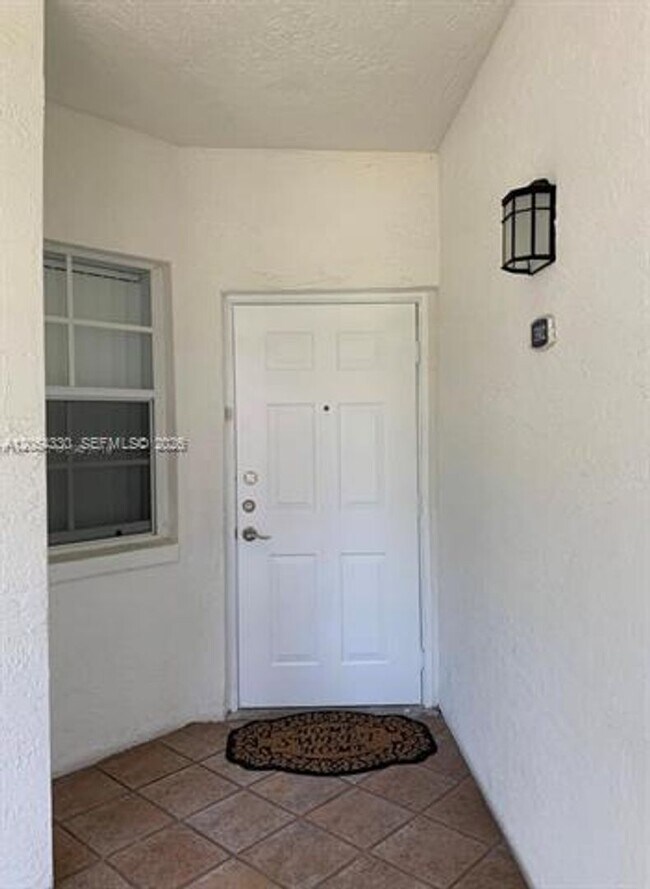 Foto del edificio - 3175 NE 184th St