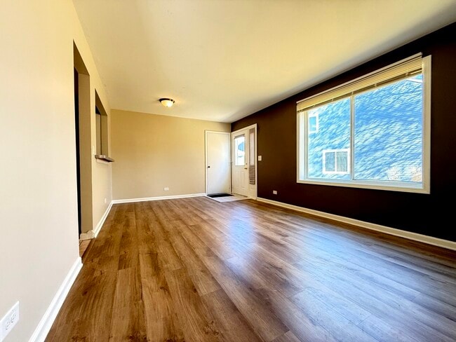 Building Photo - 2731 Wilshire Ct