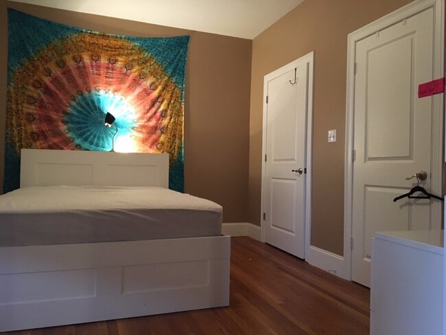 Building Photo - 23 Saint Lukes Rd