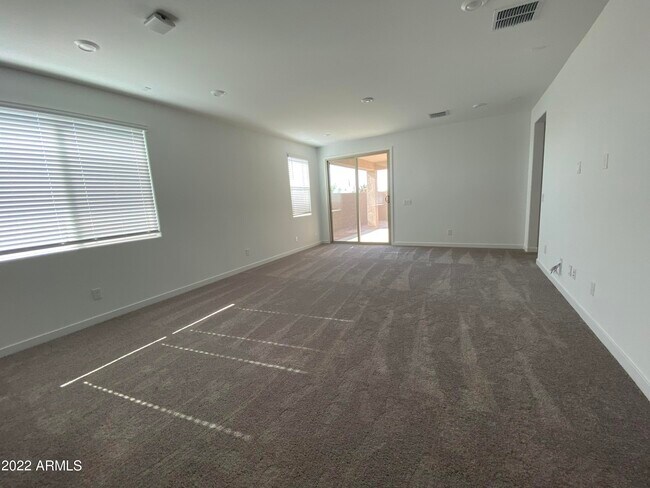 Building Photo - 468 Pinnacle Ridge Dr