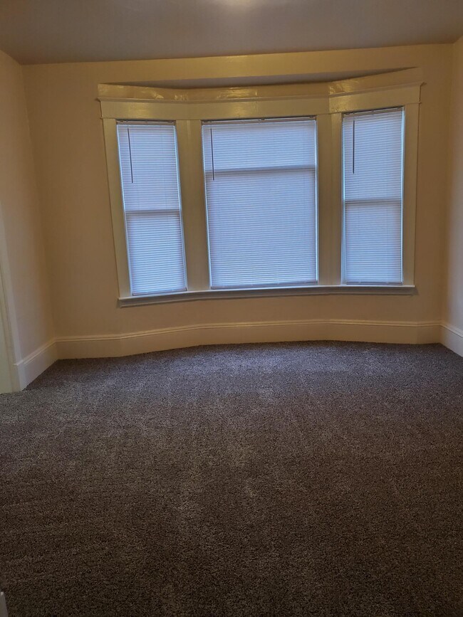 Living room - 1029 4th St